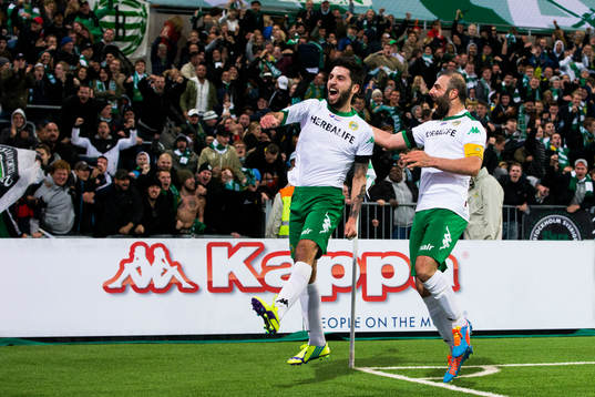 Hammarbys Nahir Besara jublar