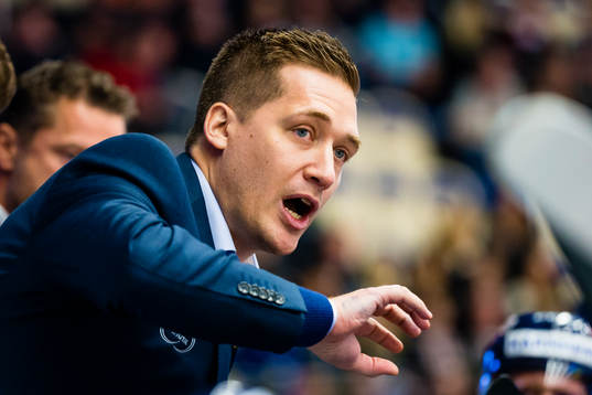 Växjös tränare Sam Hallam