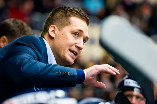 Växjös tränare Sam Hallam