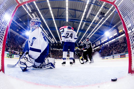 Leksands målvakt Oscar Alsenfelt och Jonas Frögren deppar