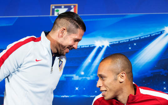 Atletico Madrids tränare Diego Simeone och Miranda