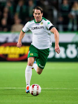 Hammarbys Johan Persson med bollen