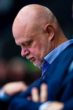 Linköpings tränare Roger Melin hänger med huvudet