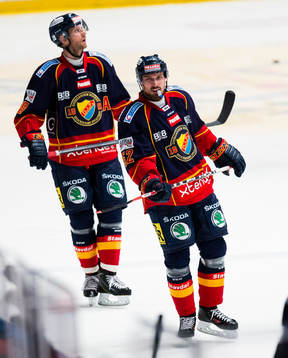 Djurgårdens Mikael Ahlén ser fundersam ut