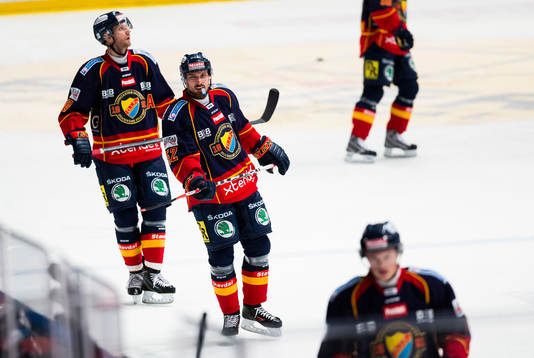 Djurgårdens Mikael Ahlén ser fundersam ut
