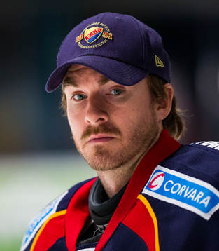 Djurgårdens målvakt Mikael Tellqvist  ser besviken ut