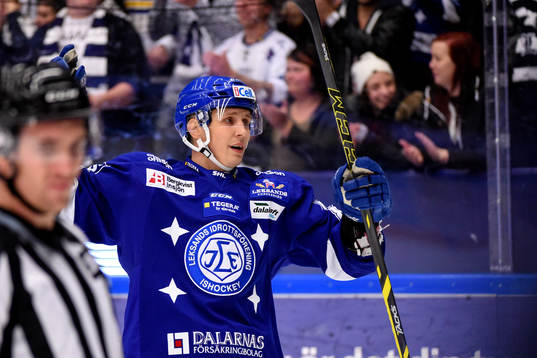 Leksands Veli-Matti Savinainen jublar
