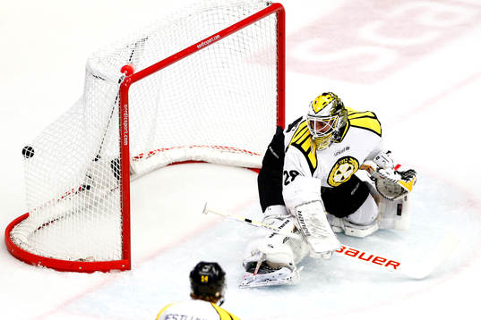 Brynäs målvakt Bernhard Starkbaum släpper in 1-0