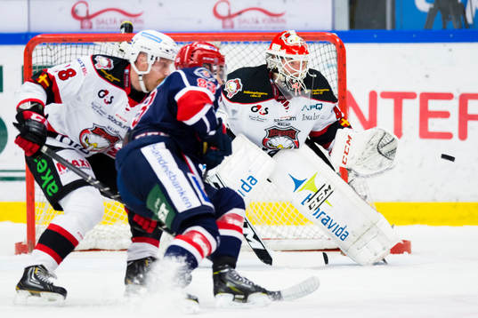 Skott mot Malmö Redhawks målvakt Pontus Sjögren