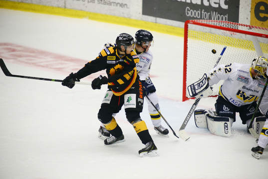 Skellefteås Oscar Sundqvist  jublar