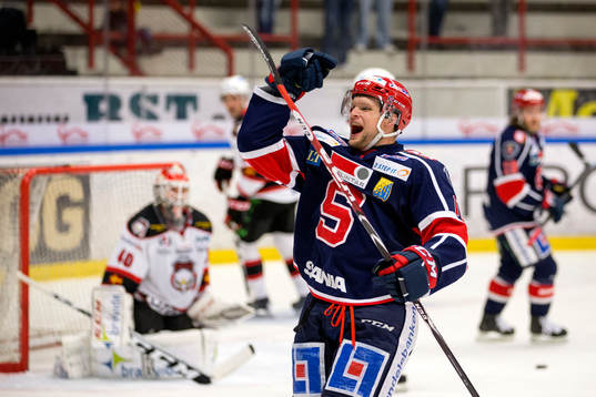 Södertäljes Alexander Larsson jublar