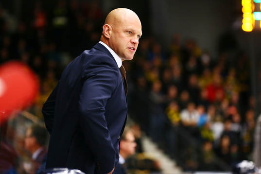 Hv71s tränare Andreas Johansson var arg