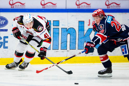 Malmö Redhawks Patrik Blomberg och Södertäljes Jesper