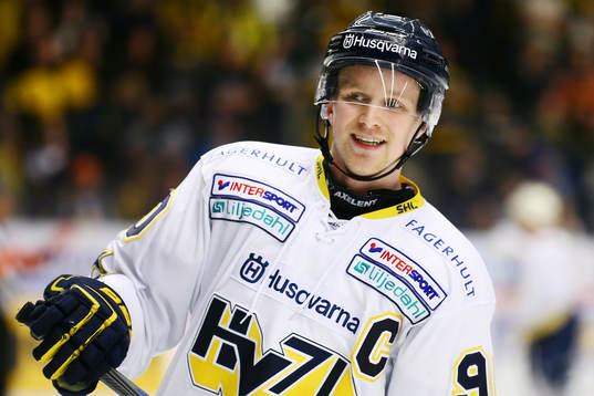 Hv71s Ted Brithén jublar