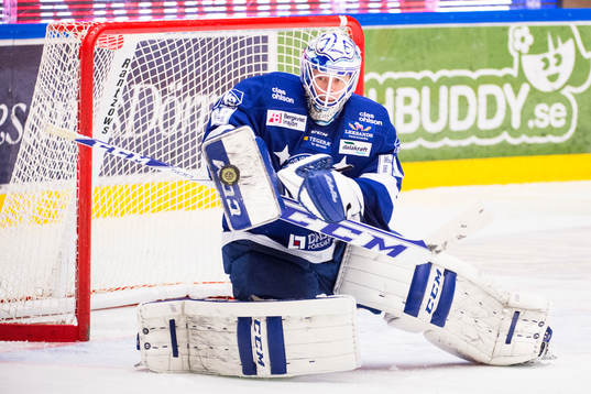 Leksands Leksands målvakt Oscar Alsenfelt räddar skott