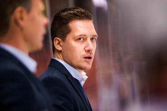 Växjös huvudtränare Sam Hallam