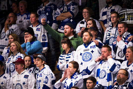 Leksands supportrar buar och skriker
