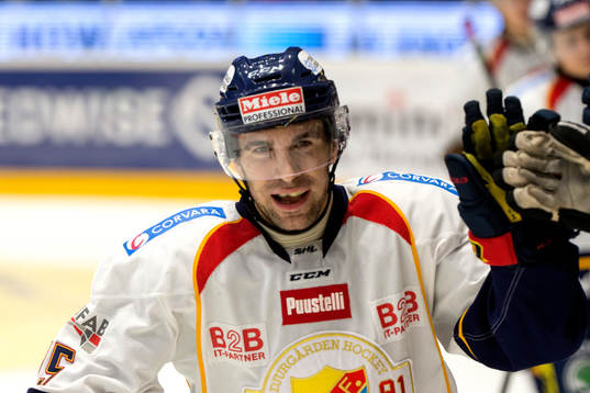 Djurgårdens Steve Saviano jublar