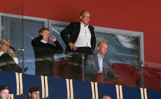 Färjestads general manager Håkan Loob och 1-2