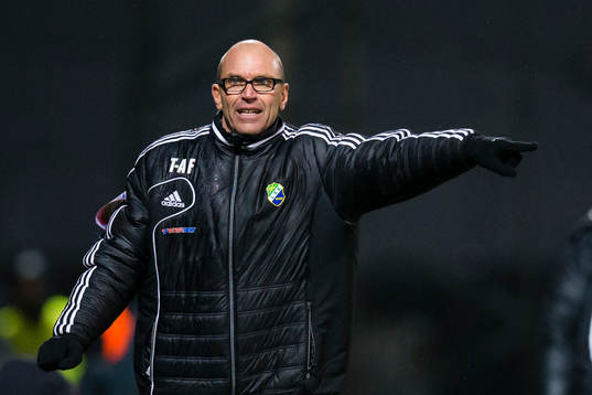 Ljungskiles tränare Tor-Arne Fredheim ger direktiv