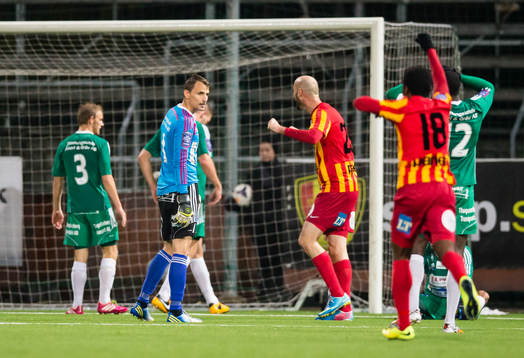 Ljungskiles målvakt Alex Horwath ser deppig ut