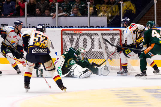 Djurgårdens David Rundqvist sätter pucken bakom