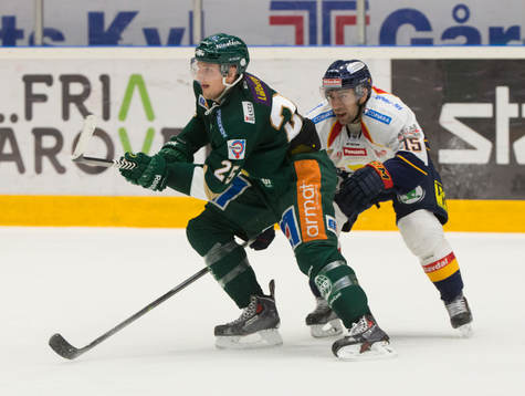 Färjestads Anton Hedman  och Djurgårdens Steve Saviano