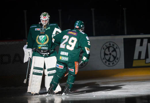 Färjestads målvakt Fredrik Pettersson Wentzel  och