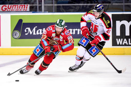 Frölundas Robin Figren och Örebros Jakub Krejcik
