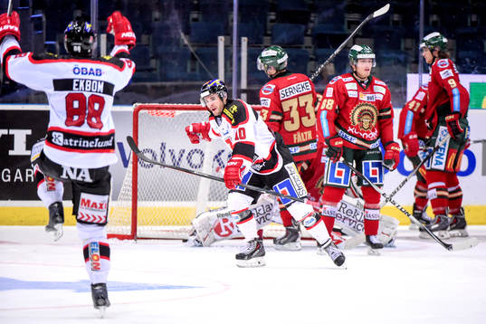 Örebros Derek Ryan jublar