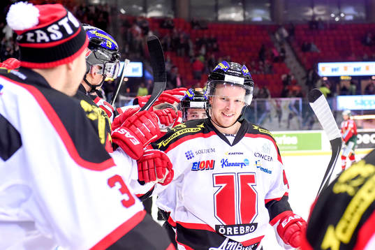 Örebros Anders Eriksson jublar