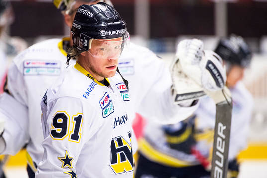 HV71s  Andreas Jämtin före ishockeymatchen i SHL mellan