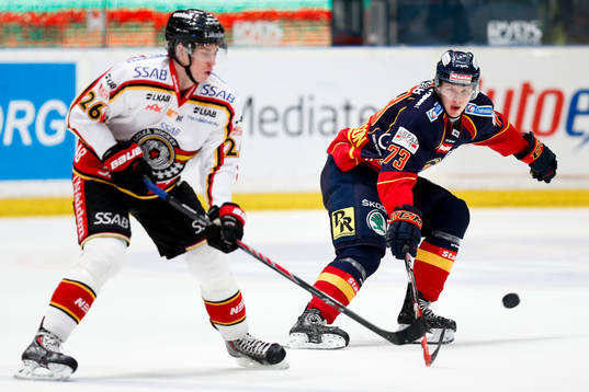 Luleås Peter Cehlarik och Djurgårdens Adam Ollas Mattsson