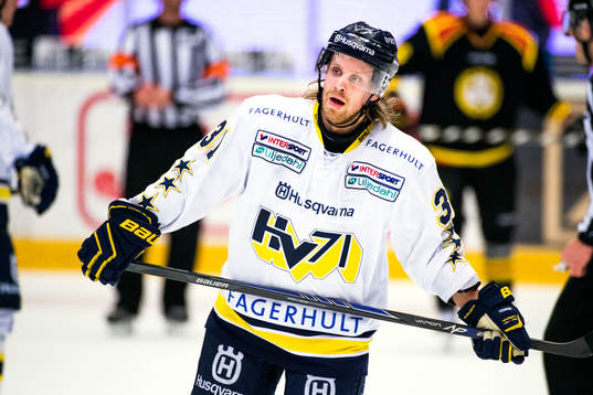 HV71s Mattias Tedenby deppar
