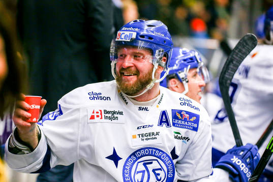 Leksands Jonas Frögren får kaffe