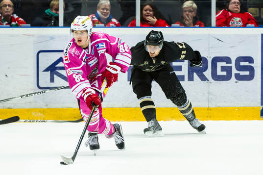 Modos William Nylander åker ifrån Frölundas Nicklas Lasu