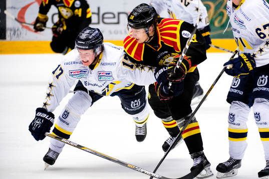 HV71s Emil Johansson och Brynäs Anton Rödin