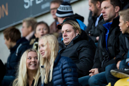 Runar Sögaard på läktaren