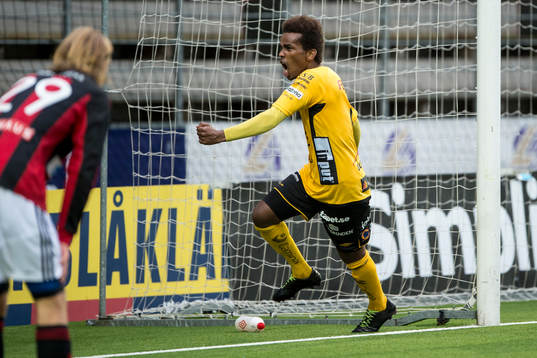 Elfsborgs Aydrus Hassan gör 3-0 och jublar