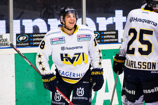 HV71s Kevin Fiala jublar