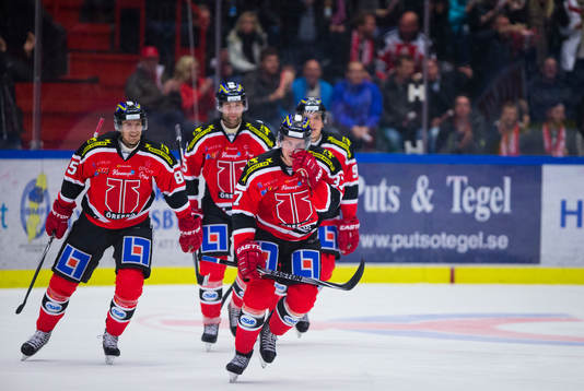 Örebros Stefan Johansson gör 4-3 och jublar med Marcus
