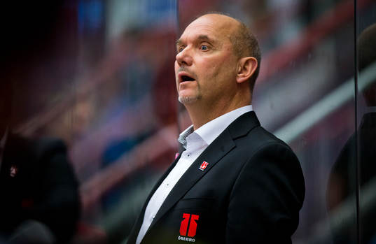 Örebros tränare Kent Johansson ser förvånad ut