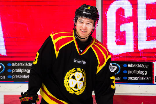 Brynäs Christian Djoos före ishockeymatchen i SHL mellan