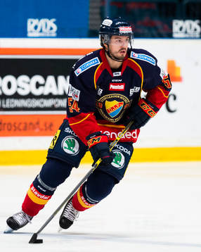 Djurgårdens Alexander Deilert med pucken
