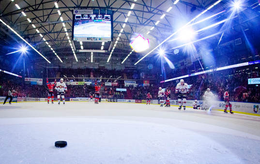 Örebros Derek Ryan gör 5-3 i öppet mål och