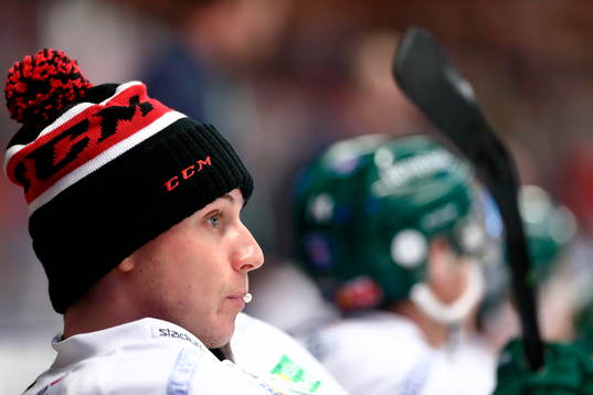 Färjestads målvakt Fredrik Pettersson-Wentzel utbytt