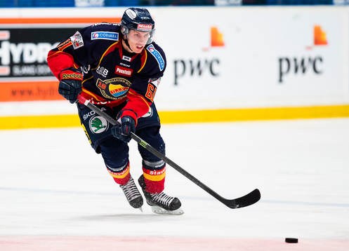 Djurgårdens Markus Ljungh med pucken