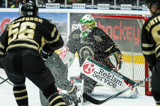 Frölundas målvakt Linus Fernström släppte in tre mål