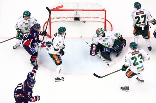 Mål 3-0 av Linköpings Jeff Taffe (utanför bild) förbi