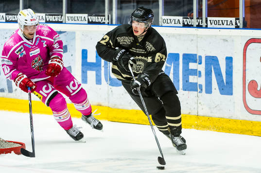 Frölundas Artturi Lehkonen håller undan för Modos